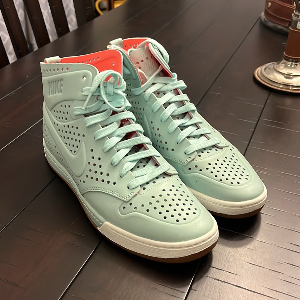 Nike Air Royalty MD LT VT NRG Shoes Sneakers new Mint Candy Womens Size 8.5 - Picture 2 of 16